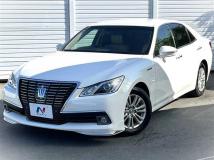 2014 Toyota Crown Hybrid