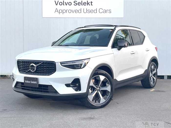 2025 Volvo XC40