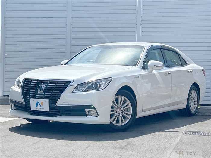 2013 Toyota Crown Hybrid