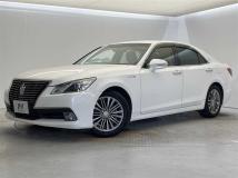 2013 Toyota Crown Hybrid