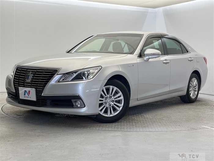 2013 Toyota Crown Hybrid