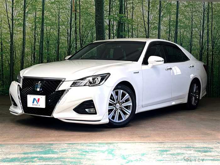 2016 Toyota Crown Hybrid