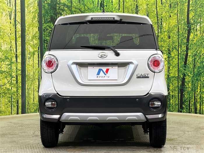 2016 Daihatsu Cast