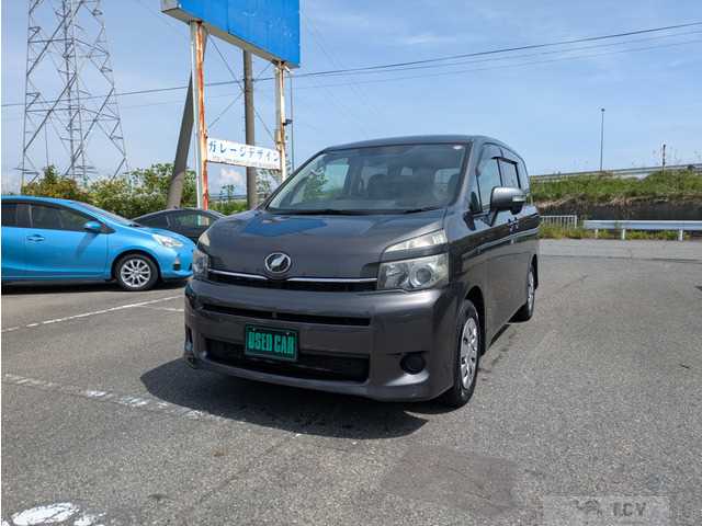 2013 Toyota Voxy
