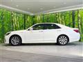 2016 Toyota Crown Hybrid