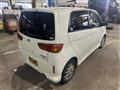 2004 Daihatsu MAX