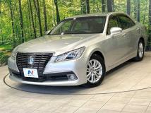 2013 Toyota Crown Hybrid