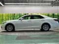 2013 Toyota Crown Hybrid