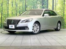 2014 Toyota Crown Hybrid