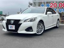 2015 Toyota Crown Hybrid