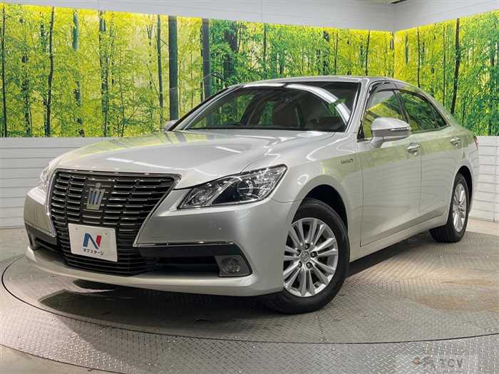 2015 Toyota Crown Hybrid