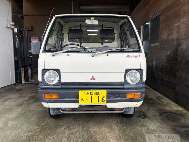 1988 Mitsubishi Minicab Truck