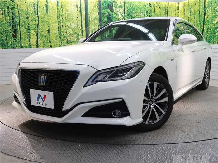2019 Toyota Crown Hybrid