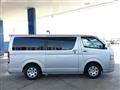 2004 Toyota Regiusace Van
