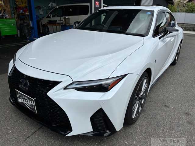 2021 Lexus IS