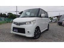 2011 Nissan ROOX