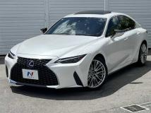 2021 Lexus IS