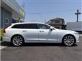 2017 Volvo V90