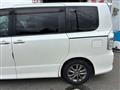 2011 Toyota Voxy