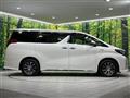 2017 Toyota Alphard Hybrid