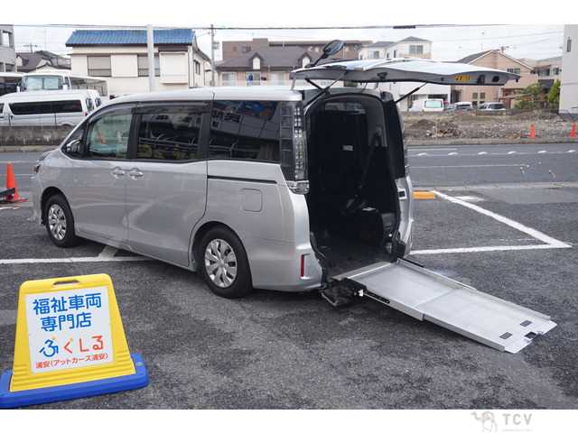 2014 Toyota Voxy