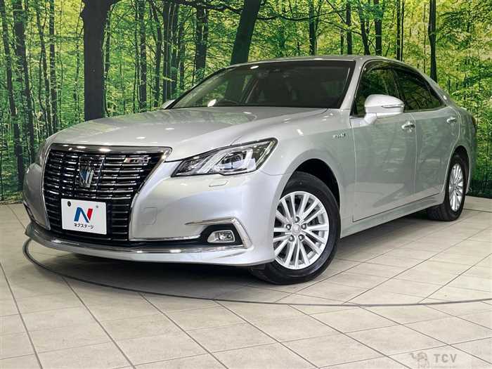 2017 Toyota Crown Hybrid