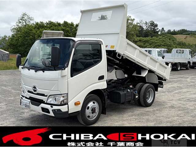 2025 Hino Dutro