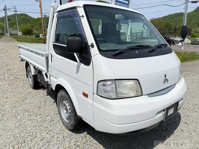 2010 Mitsubishi Delica Truck