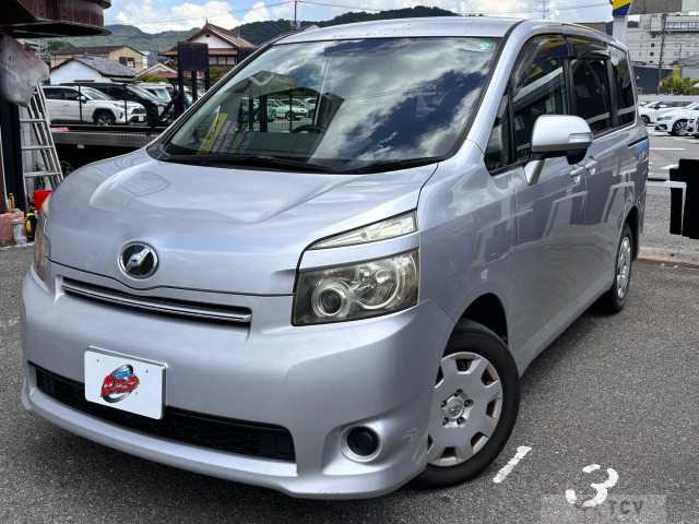2009 Toyota Voxy