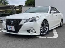 2014 Toyota Crown Hybrid