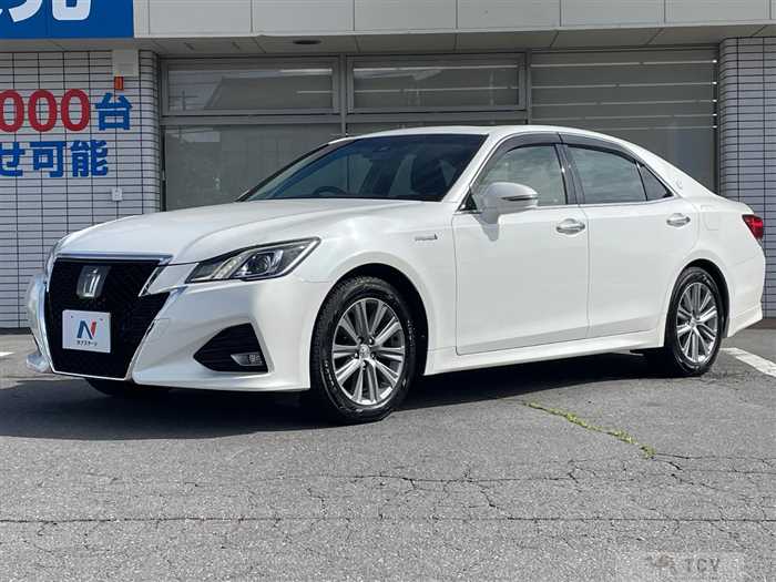 2017 Toyota Crown Hybrid