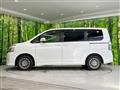 2013 Toyota Voxy