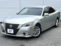 2013 Toyota Crown Hybrid