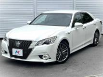 2014 Toyota Crown Hybrid