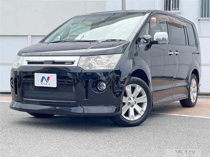 2011 Mitsubishi Delica D5