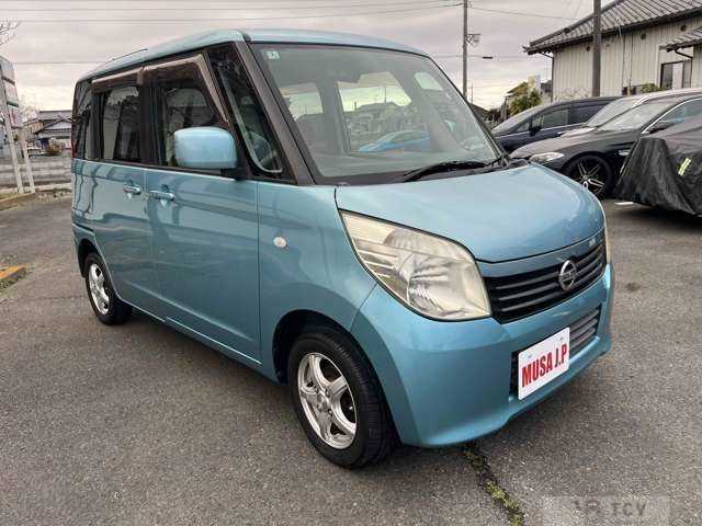 2011 Nissan ROOX