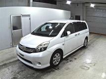 2013 Toyota Isis
