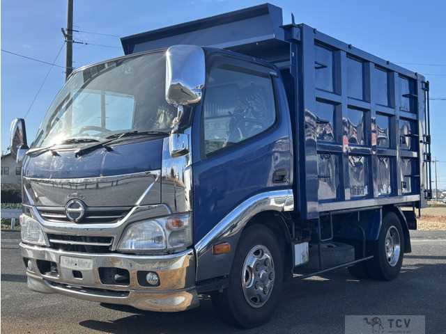 2013 Hino Dutro