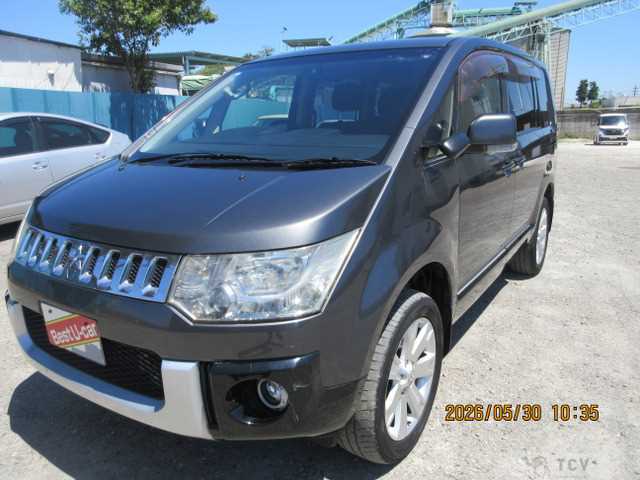 2013 Mitsubishi Delica D5
