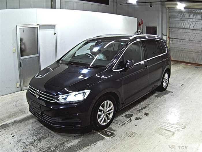 2017 Volkswagen Golf Touran