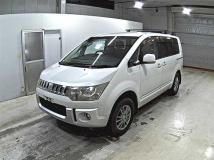 2012 Mitsubishi Delica D5