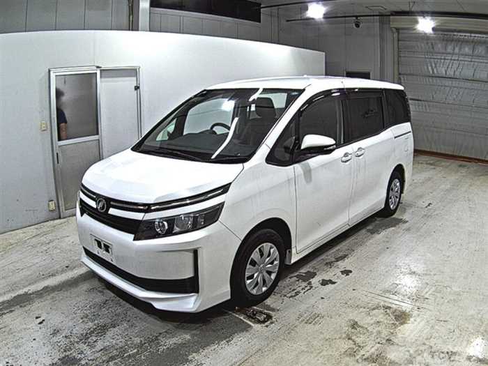 2017 Toyota Voxy