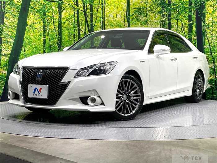 2013 Toyota Crown Hybrid