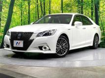2013 Toyota Crown Hybrid