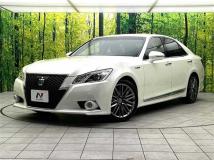 2013 Toyota Crown Hybrid
