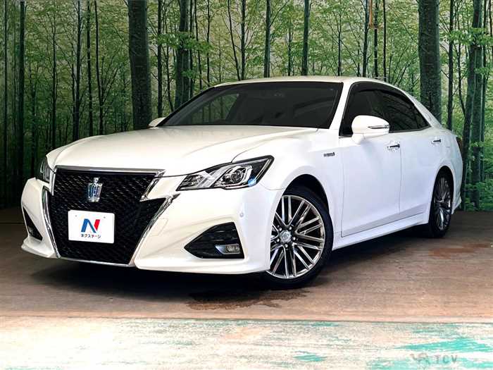 2015 Toyota Crown Hybrid