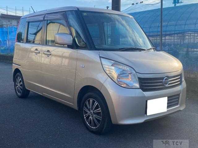 2010 Nissan ROOX