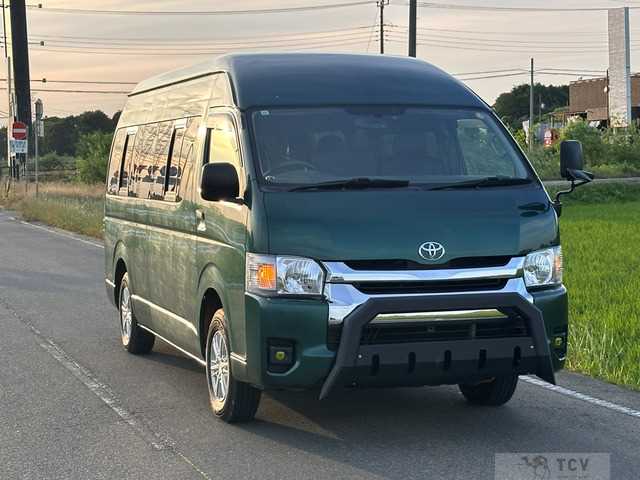 2005 Toyota Hiace Commuter