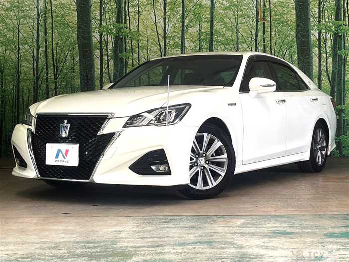 2016 Toyota Crown Hybrid