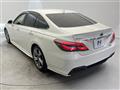 2019 Toyota Crown Hybrid